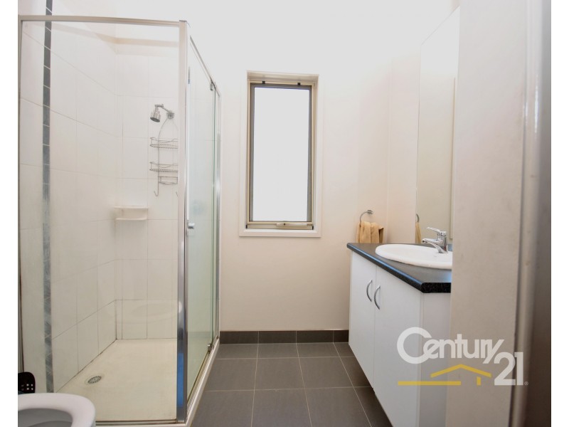 24 Kindred Avenue, Cranbourne North VIC 3977