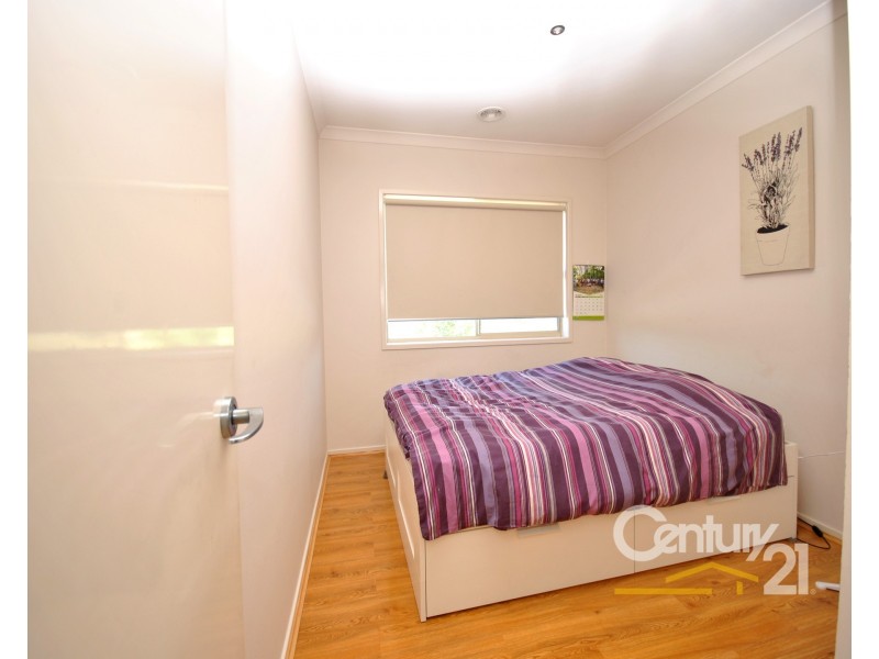 24 Kindred Avenue, Cranbourne North VIC 3977