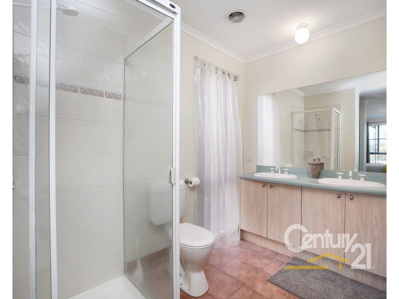 31 Chatswood Drive, Narre Warren South VIC 3805