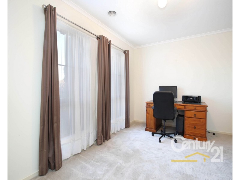 31 Chatswood Drive, Narre Warren South VIC 3805