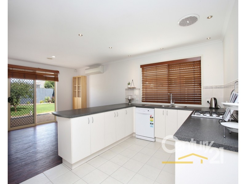 8 Middleham Close, Cranbourne West VIC 3977