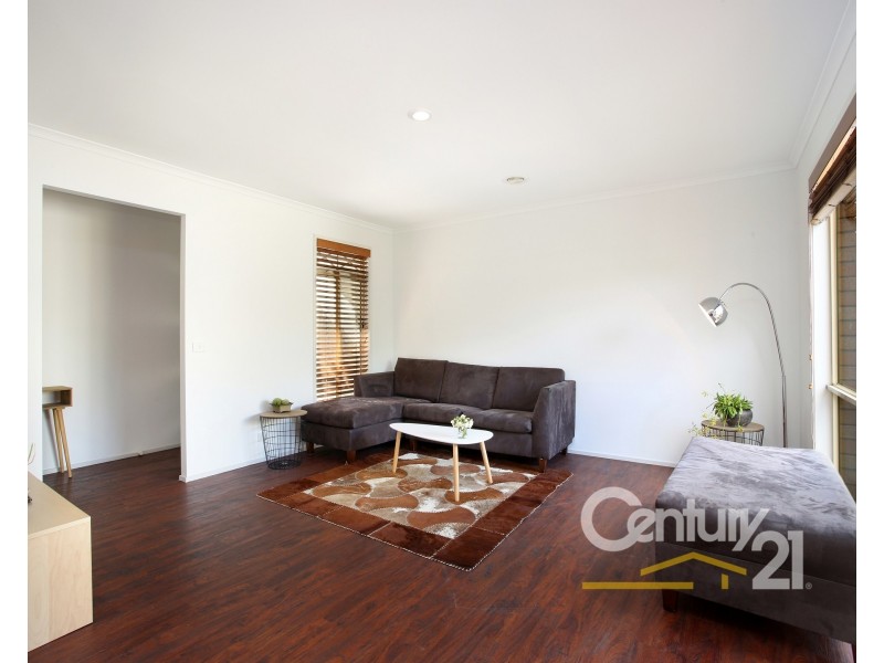 8 Middleham Close, Cranbourne West VIC 3977