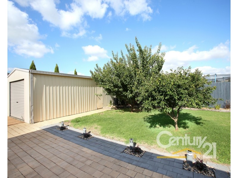 8 Middleham Close, Cranbourne West VIC 3977