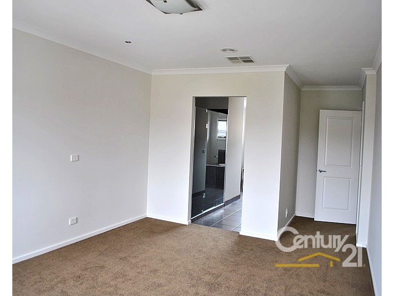 26 Bushlark Court, Berwick VIC 3806