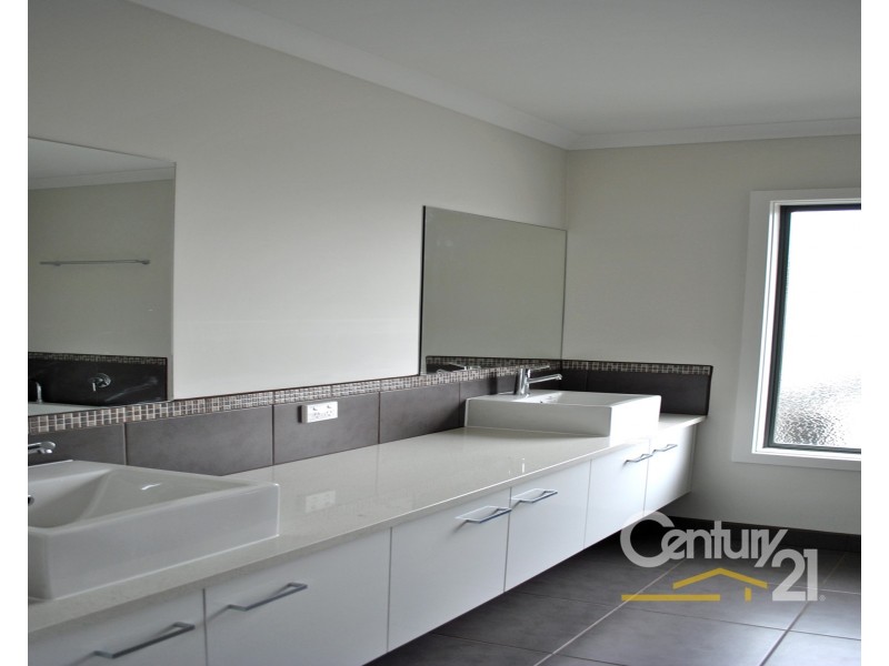 26 Bushlark Court, Berwick VIC 3806