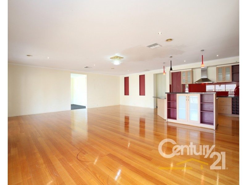 4 Mathoura Court, Berwick VIC 3806