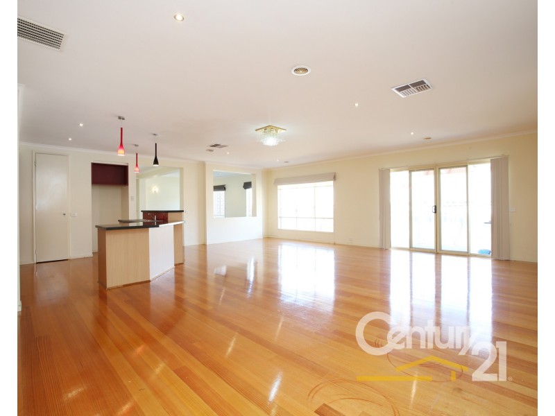 4 Mathoura Court, Berwick VIC 3806