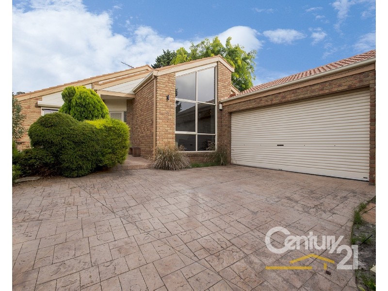 74 Avebury Drive, Berwick VIC 3806