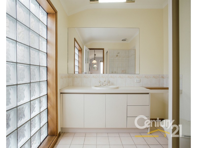 74 Avebury Drive, Berwick VIC 3806