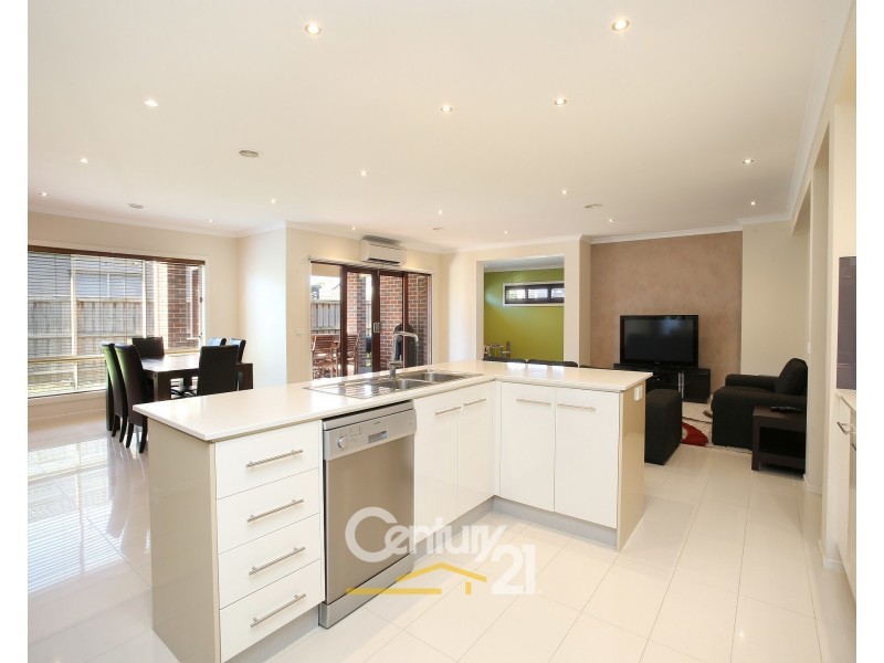 143 Viewgrand Drive, Berwick VIC 3806