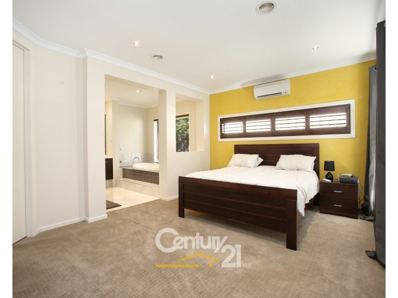 143 Viewgrand Drive, Berwick VIC 3806