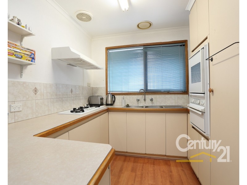 6 Gray Street, Cranbourne North VIC 3977