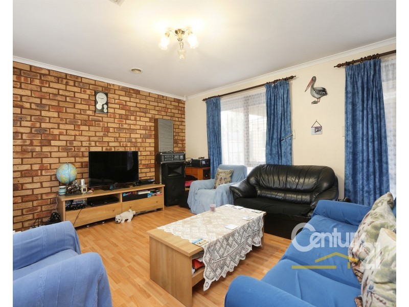 6 Gray Street, Cranbourne North VIC 3977