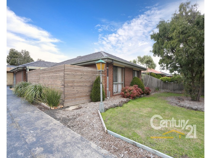 6 Gray Street, Cranbourne North VIC 3977