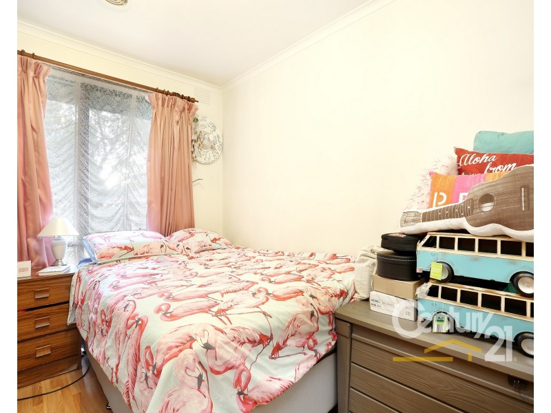 6 Gray Street, Cranbourne North VIC 3977