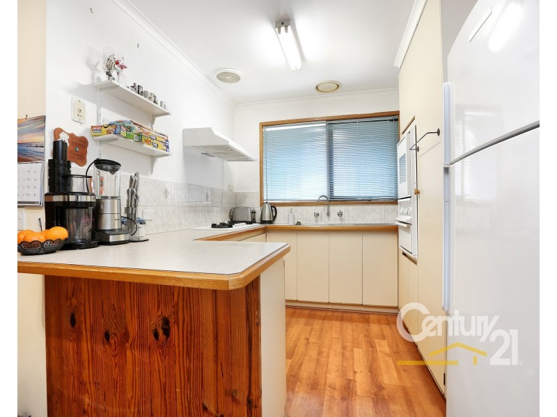 6 Gray Street, Cranbourne North VIC 3977