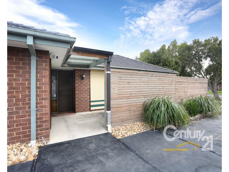 6 Gray Street, Cranbourne North VIC 3977