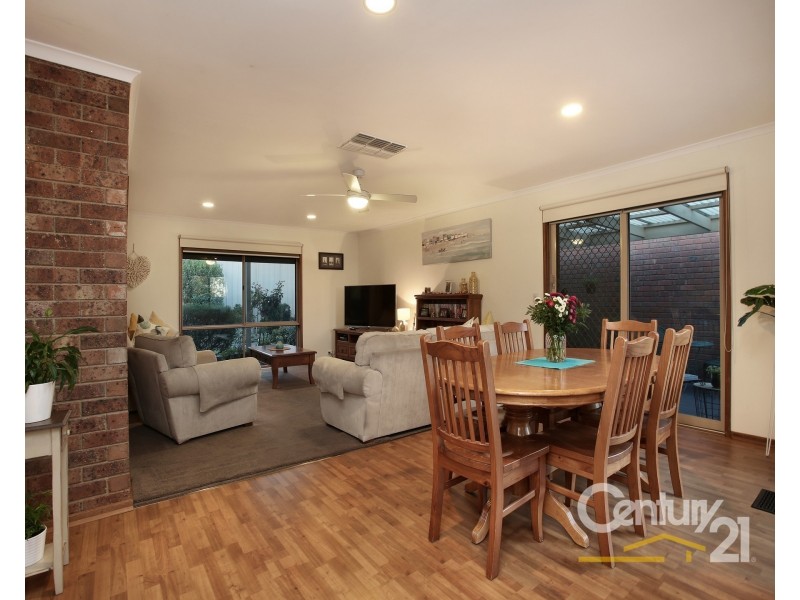 30 Bosco Close, Narre Warren VIC 3805