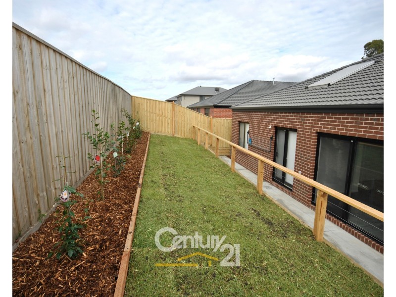 83 Skylark Boulevard, Clyde North VIC 3978