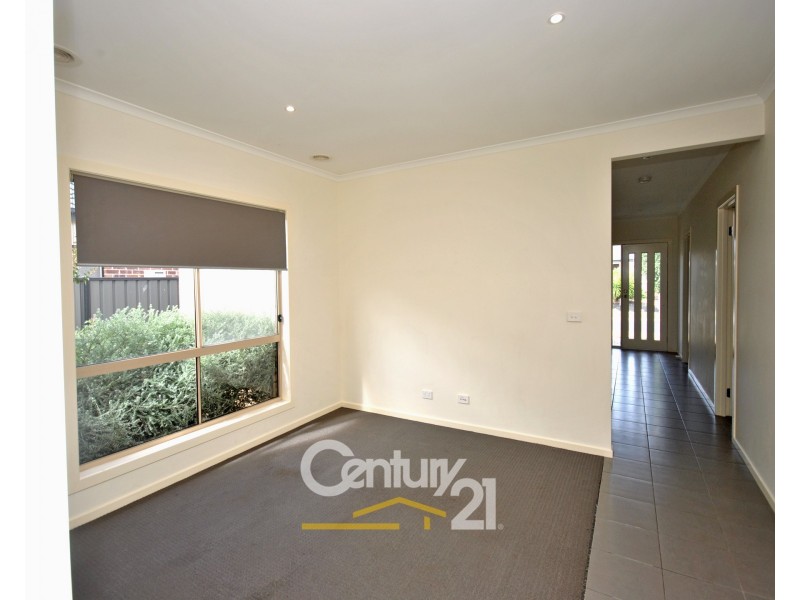 13 Appaloosa Drive, Clyde North VIC 3978