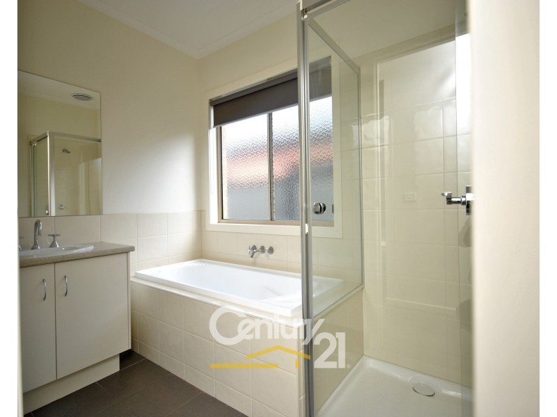 13 Appaloosa Drive, Clyde North VIC 3978