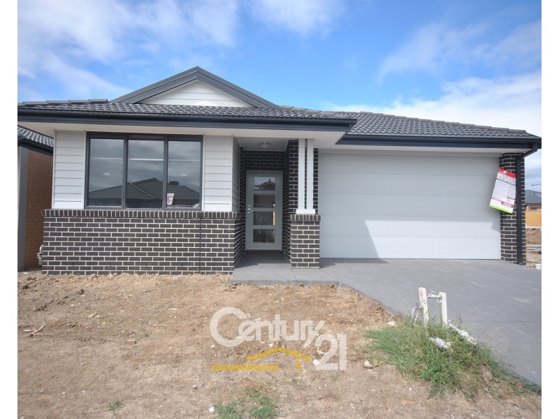 17 Gilcambon Way, Clyde North VIC 3978