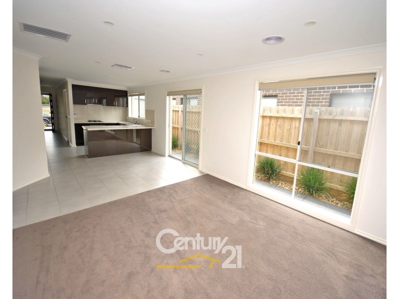 15 Norma Crescent, Officer VIC 3809