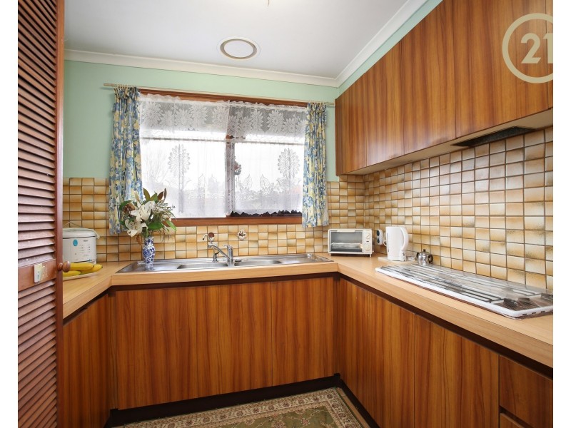 37 Blaxland Avenue, Cranbourne North VIC 3977