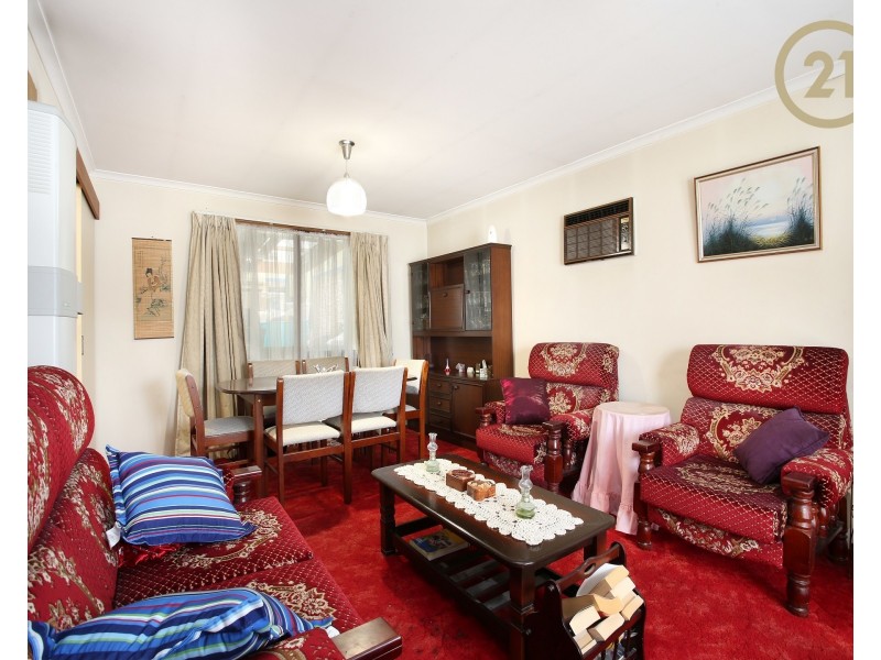 37 Blaxland Avenue, Cranbourne North VIC 3977