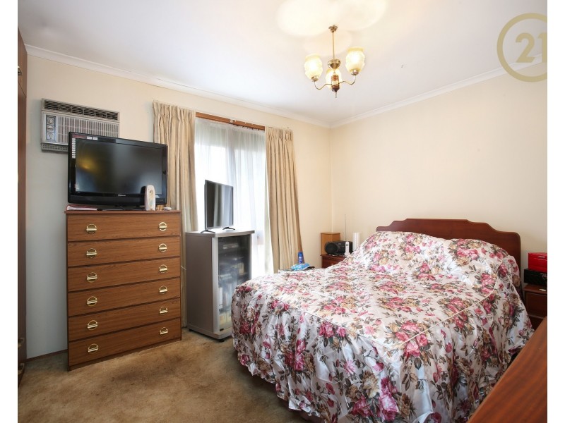 37 Blaxland Avenue, Cranbourne North VIC 3977