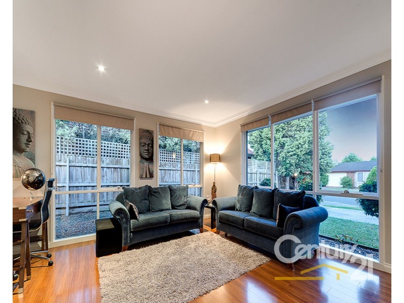 12 Sharpe Court, Berwick VIC 3806