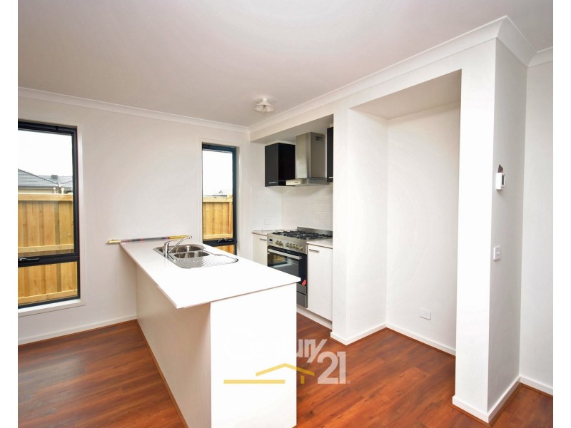 81 Heybridge Street, Clyde VIC 3978