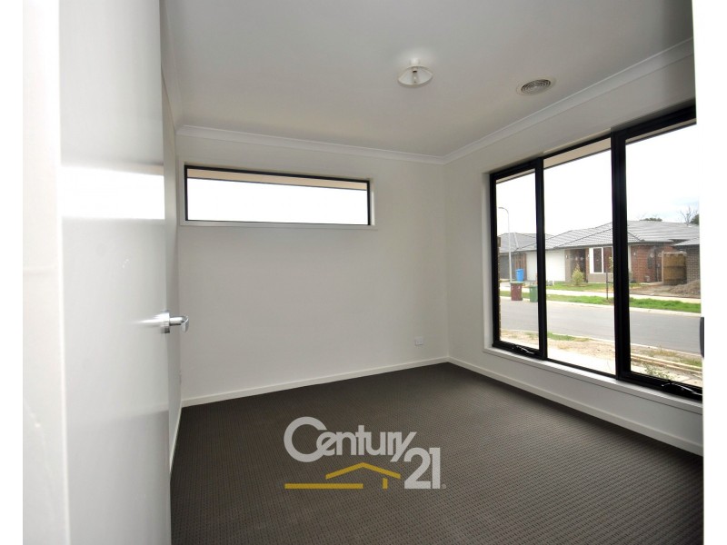 81 Heybridge Street, Clyde VIC 3978