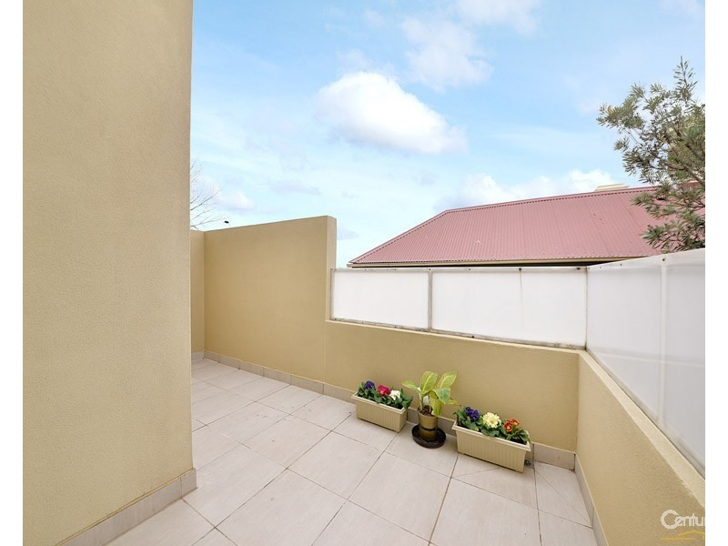 2/19 Hemmings Street, Dandenong VIC 3175