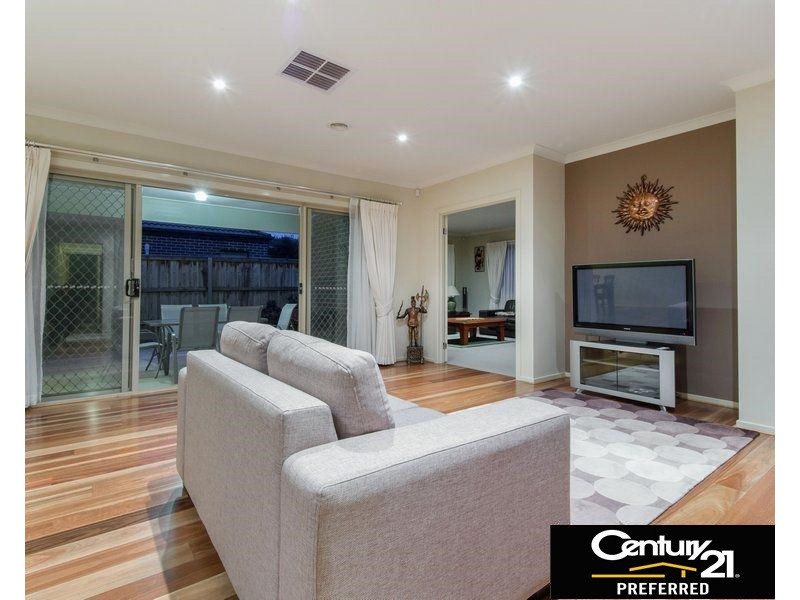 18 Stanhope Avenue, Berwick VIC 3806