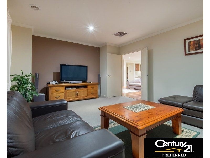 18 Stanhope Avenue, Berwick VIC 3806