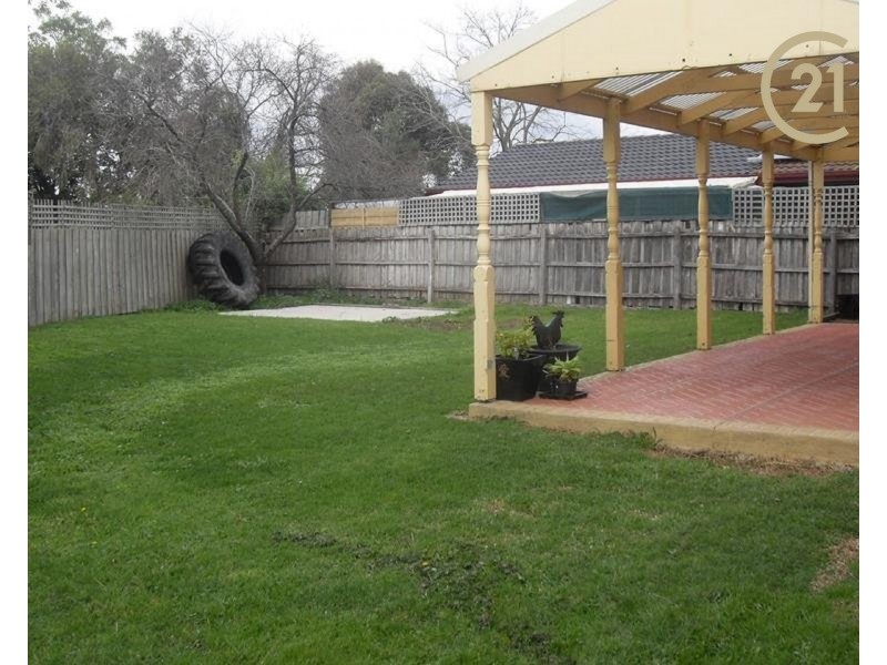 44 Amber Crescent, Narre Warren VIC 3805