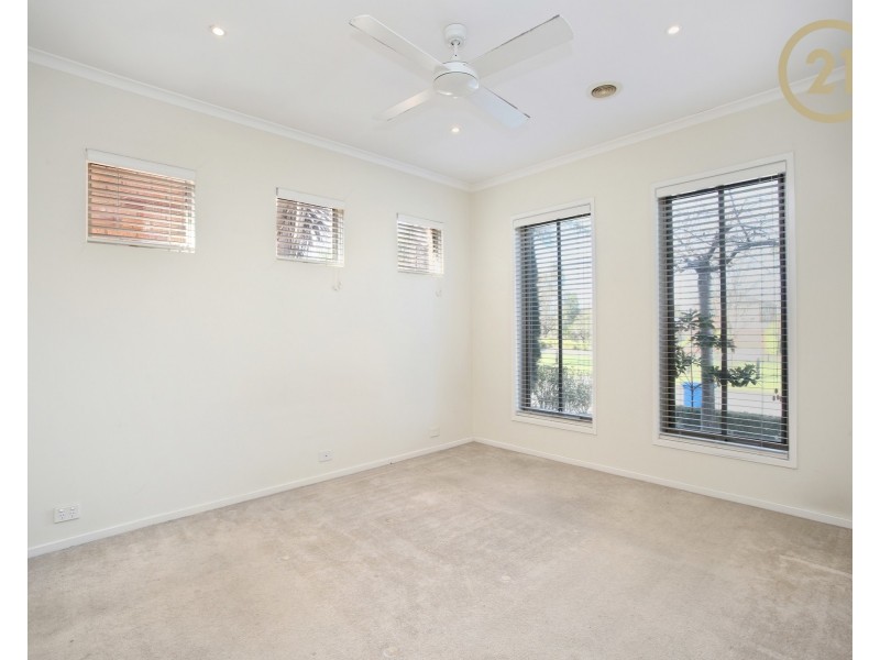 24 Stefan Drive, Berwick VIC 3806