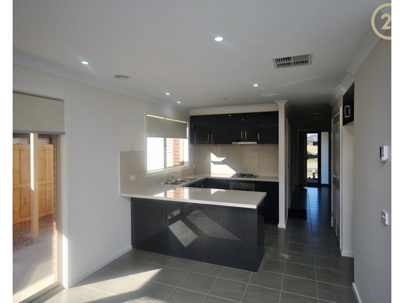 13 Arubi Avenue, Clyde North VIC 3978