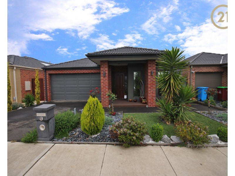 13 Autumn Fields Drive, Cranbourne North VIC 3977
