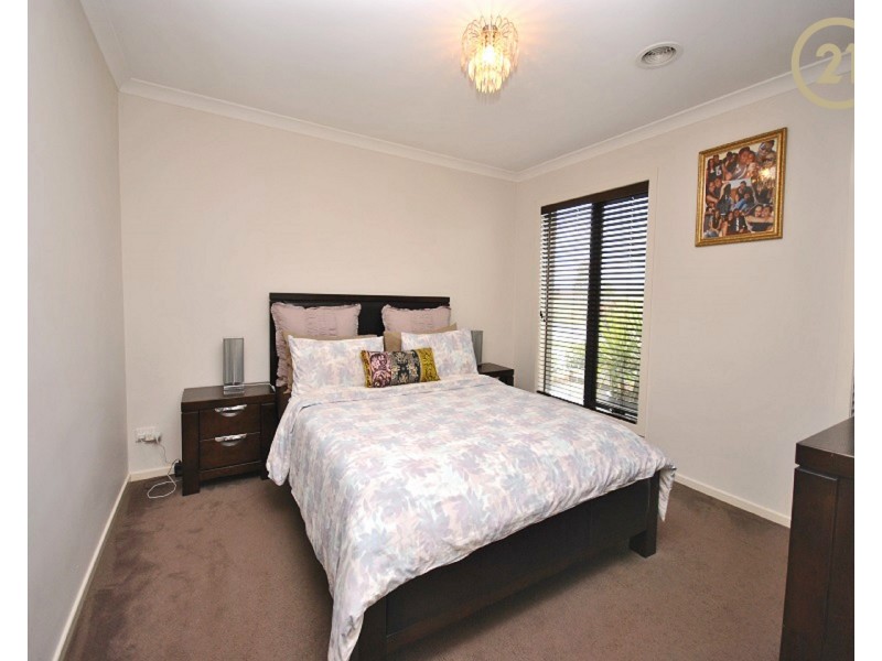 13 Autumn Fields Drive, Cranbourne North VIC 3977