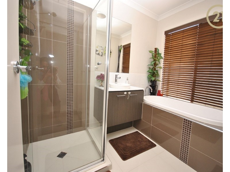 13 Autumn Fields Drive, Cranbourne North VIC 3977