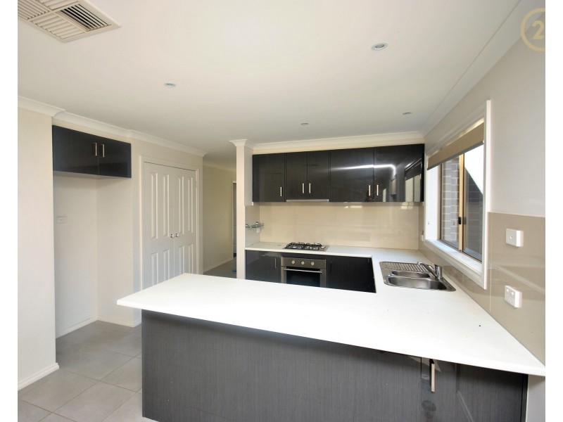 12 Naas Road, Clyde North VIC 3978