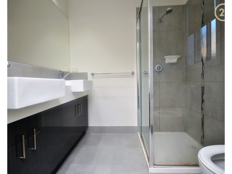 12 Naas Road, Clyde North VIC 3978