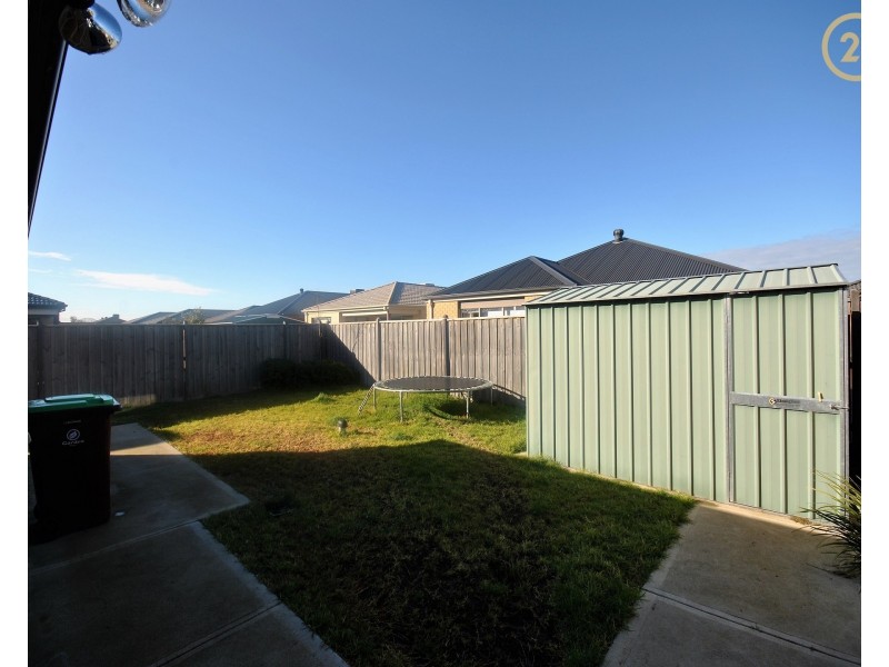 12 Naas Road, Clyde North VIC 3978