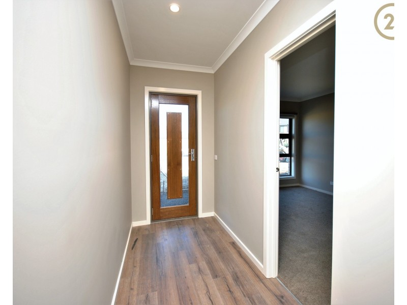 30  Kite Street, Clyde North VIC 3978