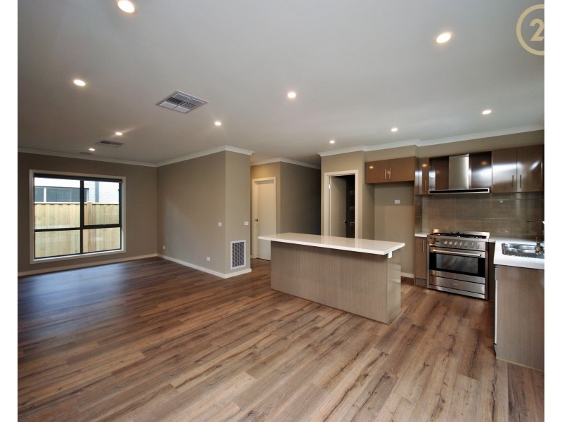 30  Kite Street, Clyde North VIC 3978