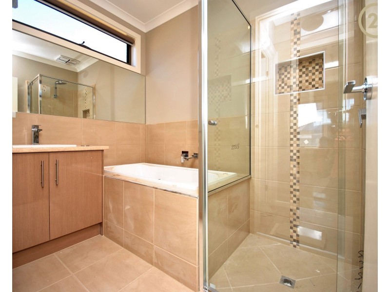 30  Kite Street, Clyde North VIC 3978