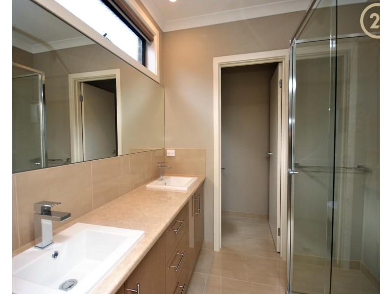 30  Kite Street, Clyde North VIC 3978