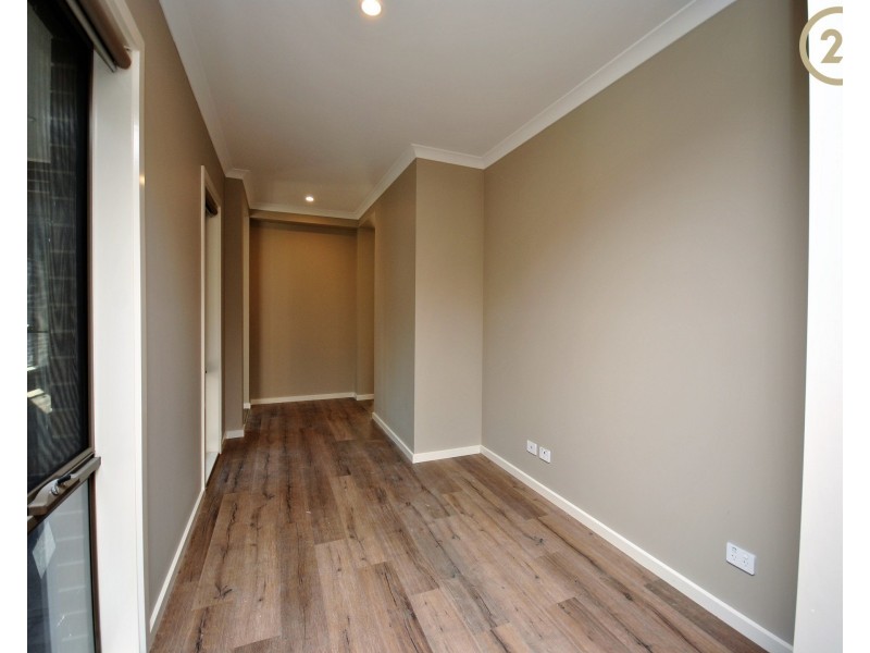 30  Kite Street, Clyde North VIC 3978